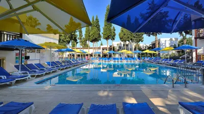BITEZ GARDEN LIFE Pools & Beach