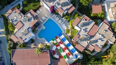BITEZ GARDEN LIFE Pools & Beach