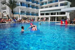 BLUE BAY PLATINUM Pools & Beach