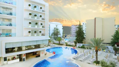 BLUE BAY PLATINUM Pools & Beach