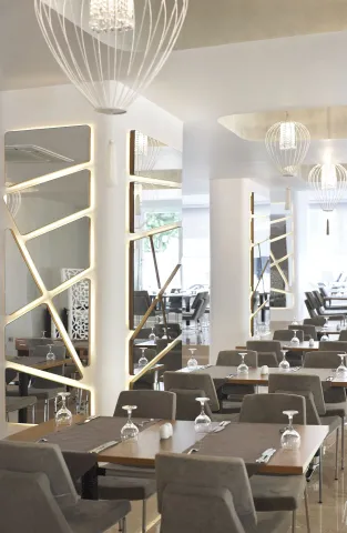BLUE BAY PLATINUM Restaurants