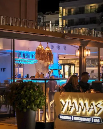 BLUE BAY PLATINUM Restaurants