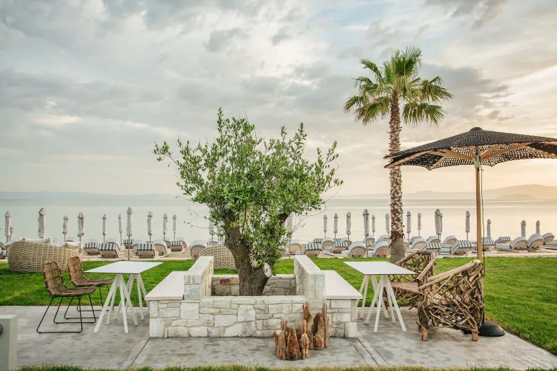 BLUE CARPET LUXURY SUITES Pools & Beach