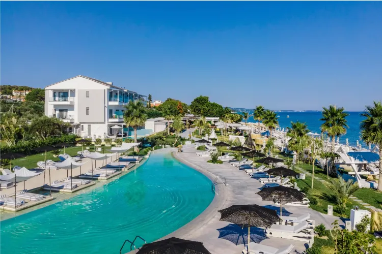 BLUE CARPET LUXURY SUITES