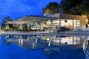 BLUE DOLPHIN HOTEL Bars