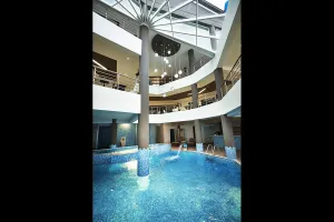 BLUE DREAM PALACE Pools & Beach