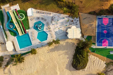 BLUE DREAM PALACE Activities