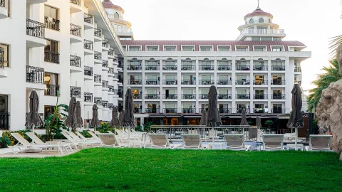 BLUE MARLIN DELUXE SPA RESORT