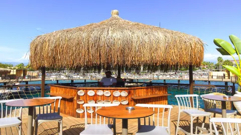 BLUE MARLIN DELUXE SPA RESORT Bars