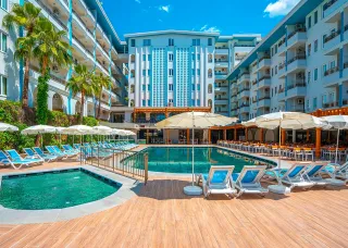 BLUE STAR HOTEL Pools & Beach