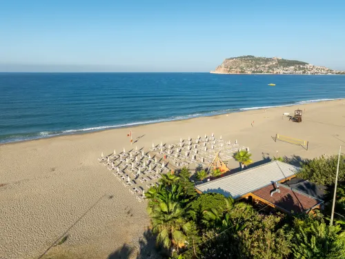 BLUE WAVE SUITE HOTEL Pools & Beach