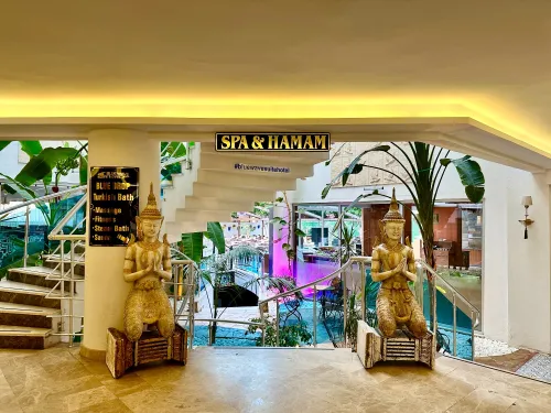 BLUE WAVE SUITE HOTEL Spa