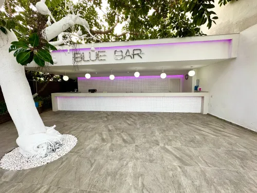 BLUE WAVE SUITE HOTEL Bars