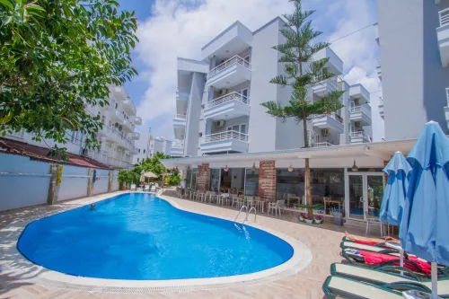 BLUE WAVE SUITE HOTEL Pools & Beach