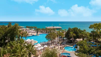 BOTANIK HOTEL-RESORT Pools & Beach