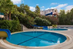 BOTANIK HOTEL-RESORT Pools & Beach