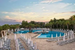 BOTANIK HOTEL-RESORT Pools & Beach