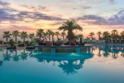 BOTANIK HOTEL-RESORT Pools & Beach