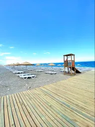 C ISTANBUL HOTEL Pools & Beach