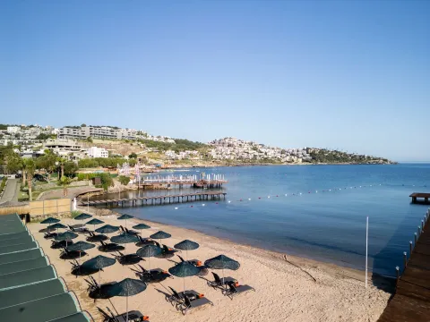 FLEUR BAY RESORT (ex.CACTUS FLEUR BEACH) Pools & Beach