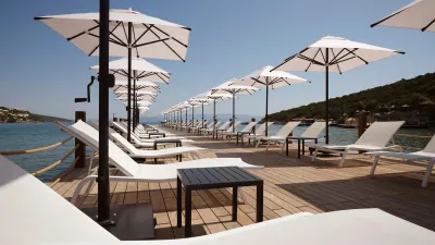 CAJA BY MAXX ROYAL Pools & Beach
