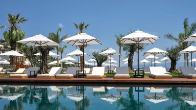 CAJA BY MAXX ROYAL Pools & Beach