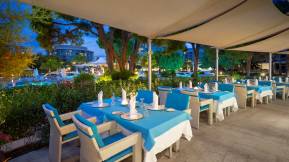 CALISTA LUXURY RESORT Restaurants
