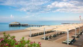 CALISTA LUXURY RESORT Pools & Beach