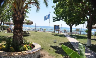 CAMYUVA BEACH HOTEL Pools & Beach