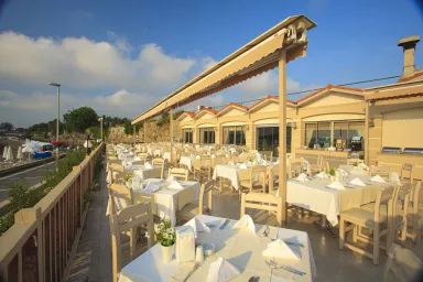 CAN GARDEN BEACH Restaurants