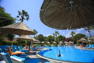 CAN GARDEN BEACH Pools & Beach