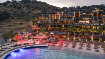 CARESSE A LUXURY COLLECTION RESORT-SPA Pools & Beach