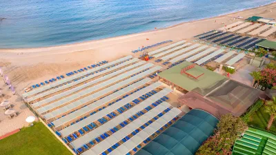 CARETTA BEACH HOTEL Pools & Beach