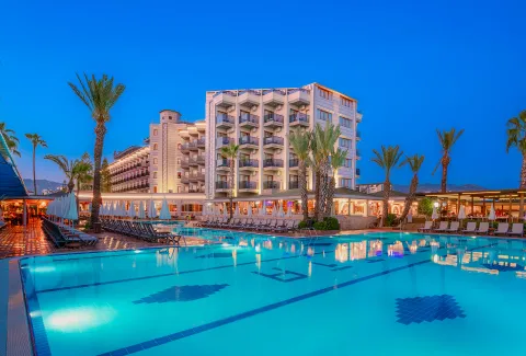 CARETTA BEACH HOTEL Pools & Beach