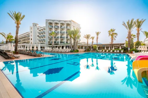 CARETTA BEACH HOTEL Pools & Beach