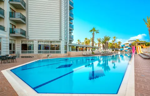 CARETTA BEACH HOTEL Pools & Beach