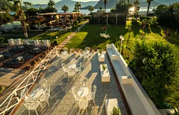 CASA BLANCA BEACH HOTEL 13+ Bars
