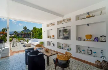 CASA BLANCA BEACH HOTEL 13+ Bars