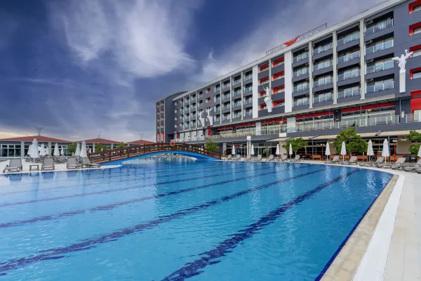 CASA FORA BEACH RESORT Pools & Beach