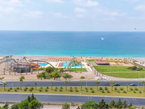 CASA FORA BEACH RESORT Pools & Beach