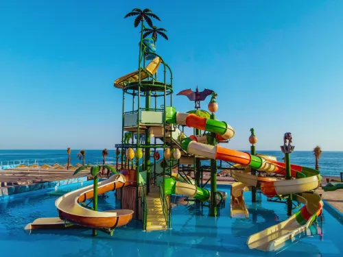 CASA FORA BEACH RESORT Pools & Beach