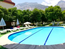 CASTLE PARK HOTEL Pools & Beach