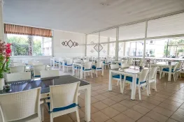 CASTLE PARK HOTEL Restaurants