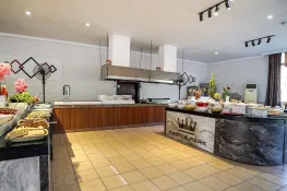 CASTLE PARK HOTEL Restaurants