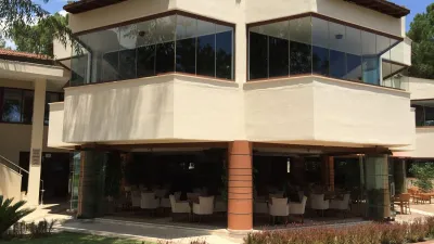 CHAMPION HOLIDAY VILLAGE Bars