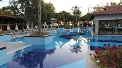CHAMPION HOLIDAY VILLAGE Pools & Beach