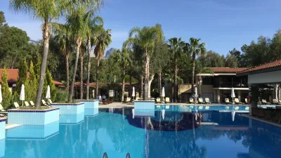 CHAMPION HOLIDAY VILLAGE Pools & Beach