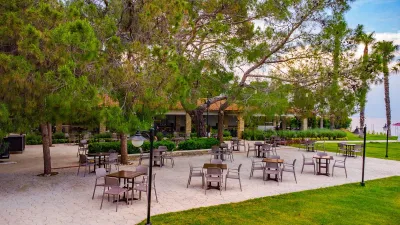 CHAMPION HOLIDAY VILLAGE Bars