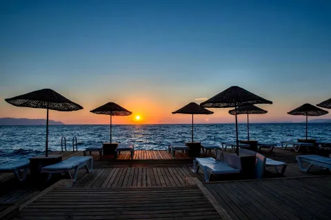 CHARISMA DELUXE HOTEL Pools & Beach
