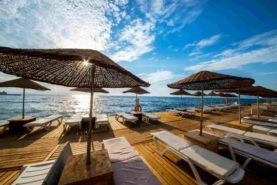 CHARISMA DELUXE HOTEL Pools & Beach
